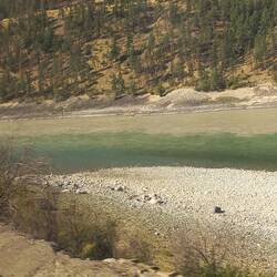 Zwei Flüsse in einem Bett