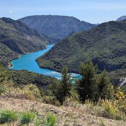 The road climbed high above the Lac de Castillon