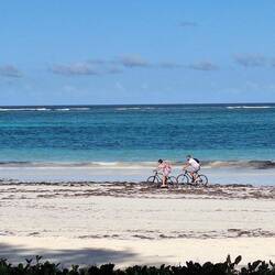 Auch mit dem Fahrrad🚴‍♂️ kann man den Strand abfahren🫣🤣