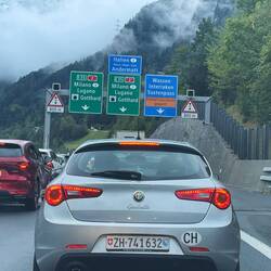wie immer gab es Stau vor dem Gotthardttunnel, aber das kenn ich ja schon...