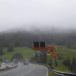 Oben auf dem Brenner. Die Schneegrenze ist nur 200 m über uns.