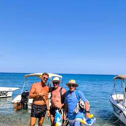 rechts unser Boot und hier mit Verleiher