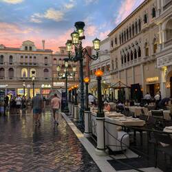Hotel Venetian innen mit künstlichem Himmel.