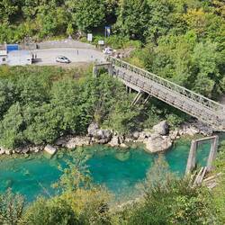 Border crossing over the Tara River
