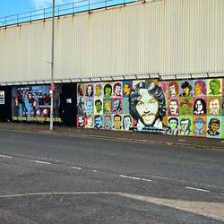 Catholic side mural depicting fallen leaders