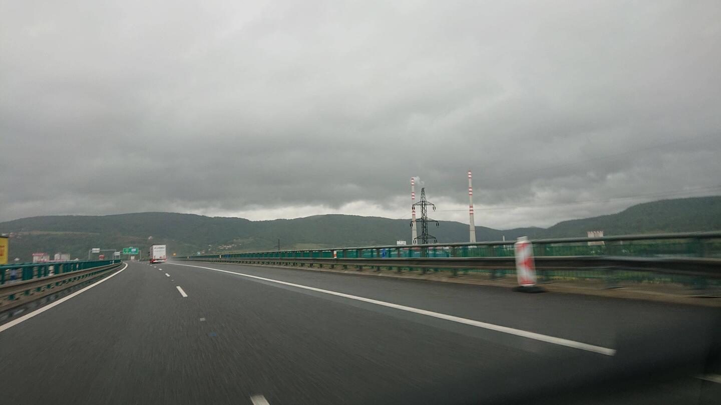 Bei strömenden Regen nach Prag