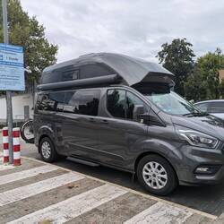 Vor der Abfahrt noch gaaanz viel Dosenfutter eingekauft