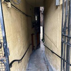 Byers Close - one of the many narrow little allies around Edinburgh
