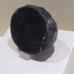 Obsidian rock mirror