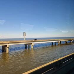 Autobahnen auf Stelzen rund um New Orleans