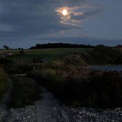 Dunkel wars, der Mond schien helle als ...