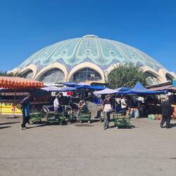 Chorsu bazaar with its pleasing Timurid Soviet vibes