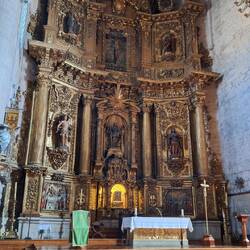 Main church in Puente de la Reina, surprised by the detail in the gilded woodwork behind the alter