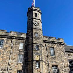 Houses the royal jewels