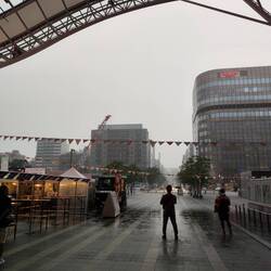 Ankunft im strömenden Regen