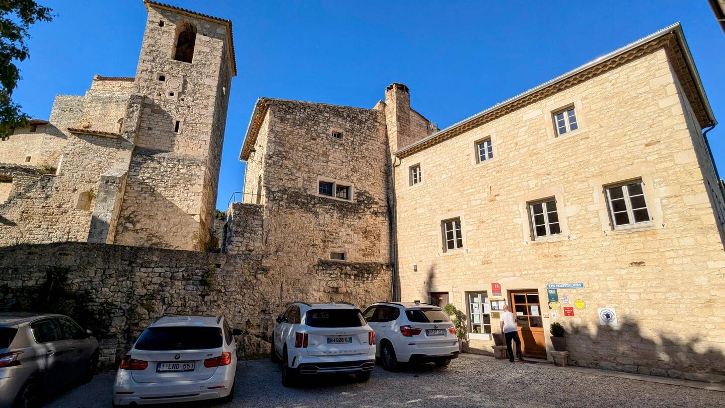 Hotel in Poët-Laval which was a castle