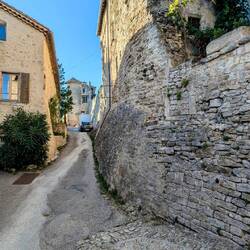 The defensive city wall