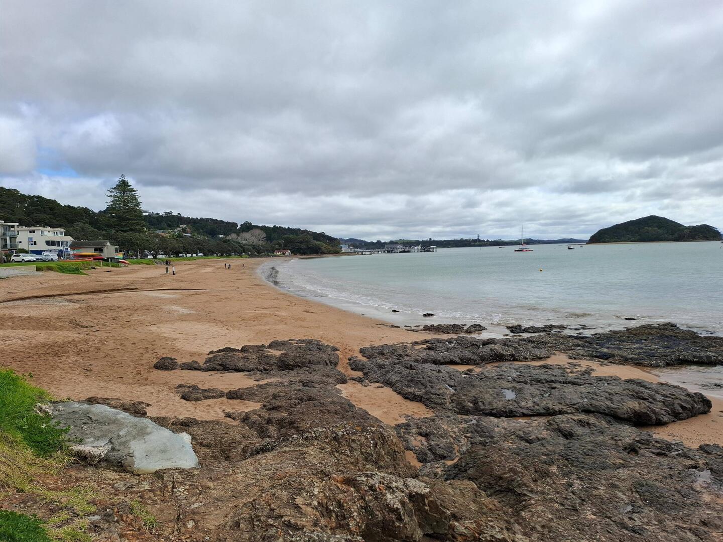 Wanderung am Strand entlang nach Paihia