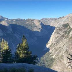 Blick vom Glacier Point. Durch das Tal ging unsere Wanderung