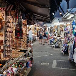 Vetsteckter Markt in einer Seitenstraße