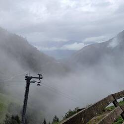 während einer Pause steigt urplötzlich dicker Nebel auf