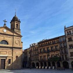 Plaza de los Fueros in Estella, today's stop.