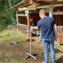 Mittagsspiel: Becher drehen