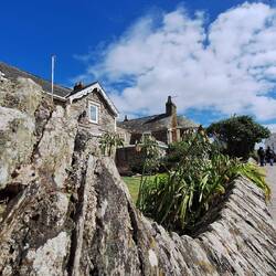 Tintagel Stadt....was ein niedliches Flair