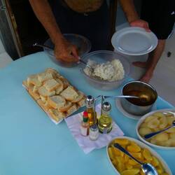 Reis, Langusten, Brot, Beilagen. Lekka