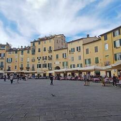 Lucca ist immer eine Reise wert