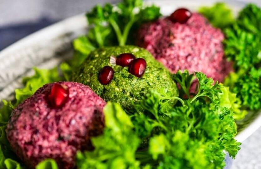 Pkhali - Paste aus Walnuss mit Spinat oder Rote Beete und Knobi