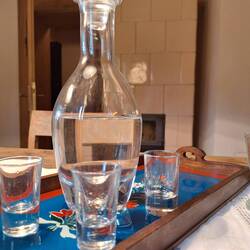 Gastfreundlicher Empfang mit Țuika und geheizten Öfen