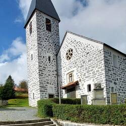Die auffällig schöne Kirche von Philippsreut!