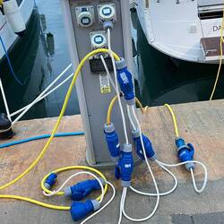 Segelboote mit Klimaanlge brauchen viel Strom