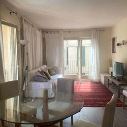 Home for the next 2 weeks - bright & airy