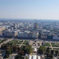 De Russische stijl van bouwen is ook dat er brede wegen zijn gemaakt
