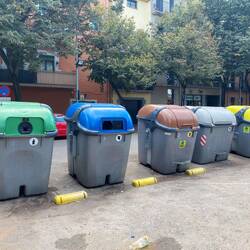 5 different bins for garbage