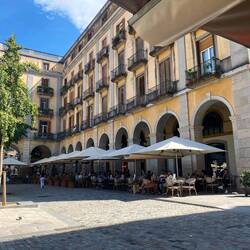 Main street on the Onyar River
