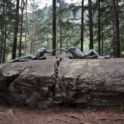 ...mit Kunst am Wegesrand