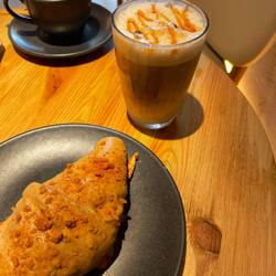 cafe and lotus croissant☺️