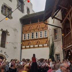 ... mit richtigem Frühschoppen-Konzert