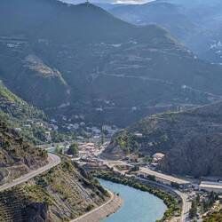 Auf dem Berg ist die wohl größte Atatürk Statue der Welt zu sehen