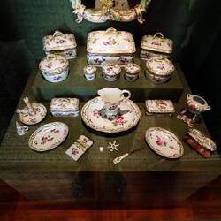 Porzellan Manufaktur Berlin als Badezimmer Set.