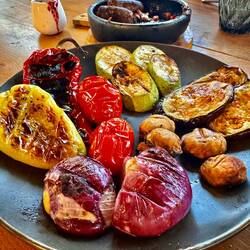 Richtig gut. Ich werde Paprika auch nur noch im Ganzen grillen 💡