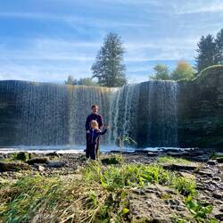 ... gibt es den höchsten Wasserfall des Baltikums: 8m 🙈