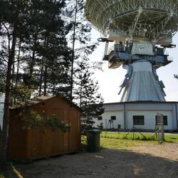 Hochmodernes Teleskop mit Trockenklo