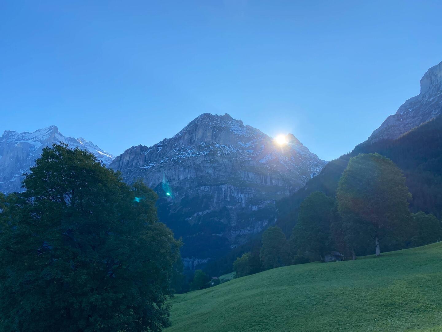 Erster Sonnenstrahl am Eiger vorbei ☀️