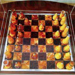 Auch ein Schachbrett aus Amber