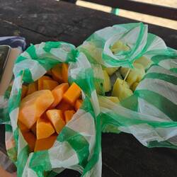 Ananas und Papaya