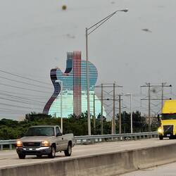 Vorbei am Guitar Hotel in Ford Lauderdale